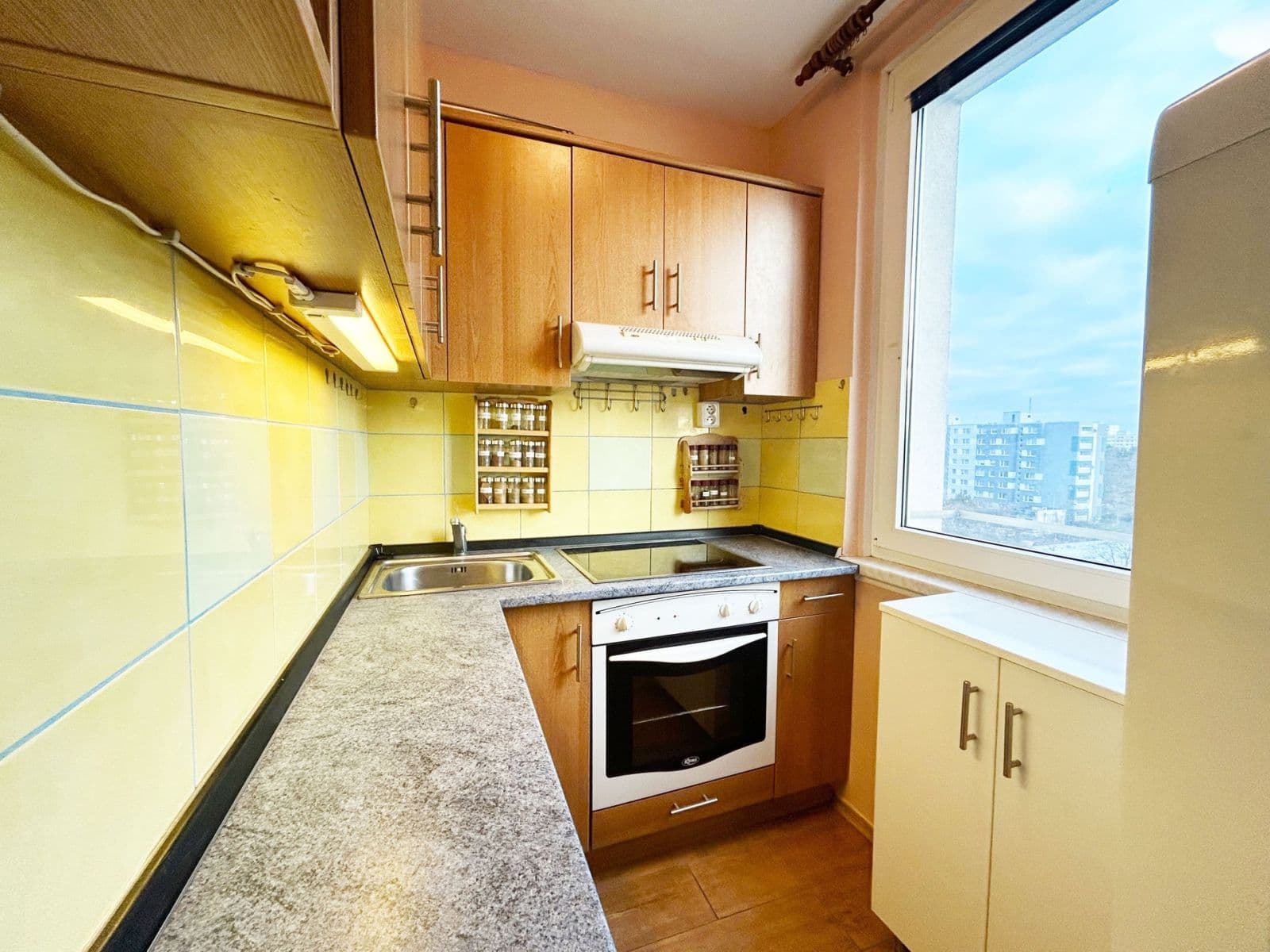 Prenájom bytu 1-izbový 30 m², Bachova, Praha, Praha Prenájom bytu 1-izbový 30 m², Bachova, Praha, Praha