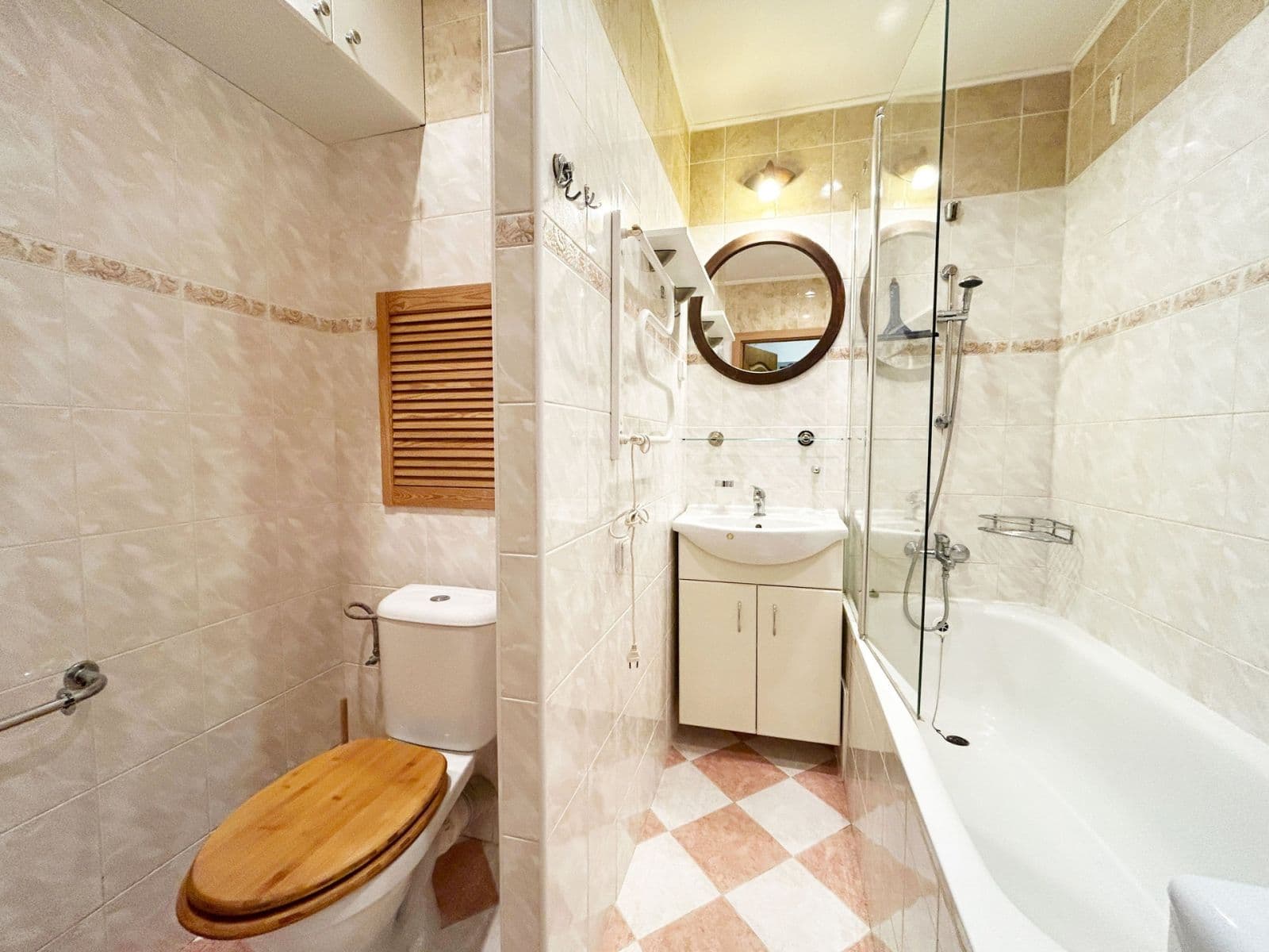 Prenájom bytu 1-izbový 30 m², Bachova, Praha, Praha Prenájom bytu 1-izbový 30 m², Bachova, Praha, Praha