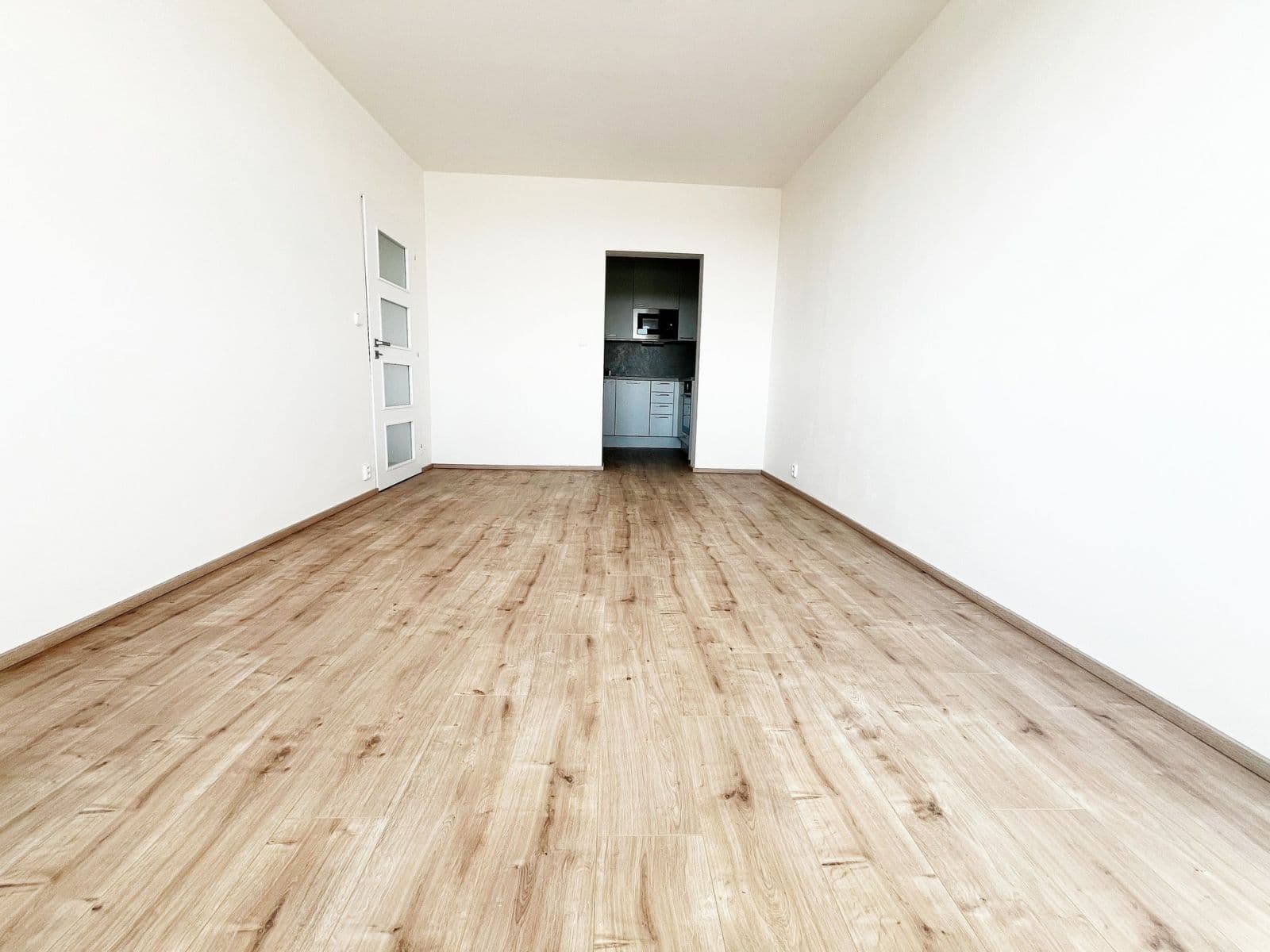 Prenájom bytu 2-izbový 41 m², Ciolkovského, Praha, Praha Prenájom bytu 2-izbový 41 m², Ciolkovského, Praha, Praha