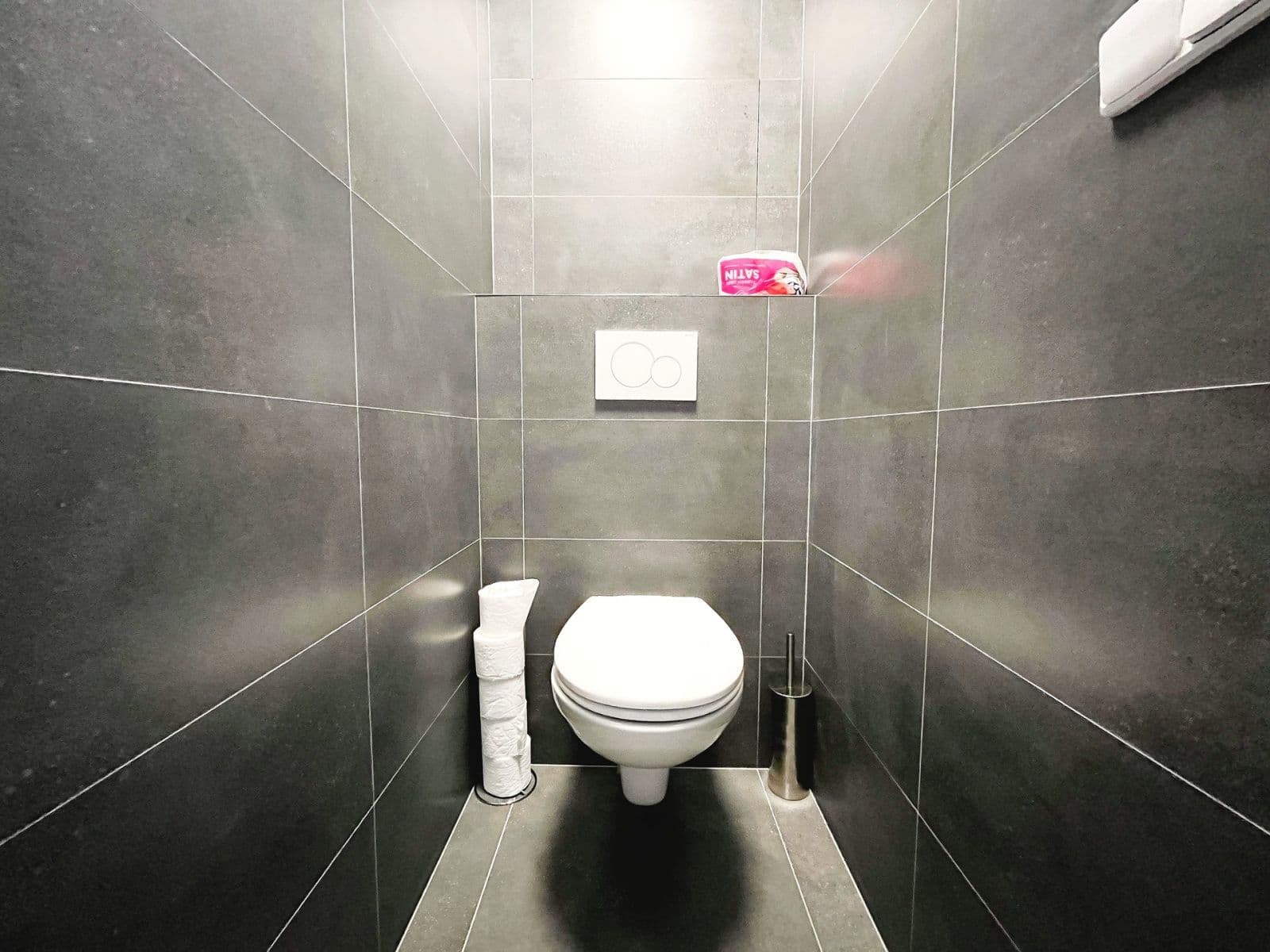 Prenájom bytu 2-izbový 41 m², Ciolkovského, Praha, Praha Prenájom bytu 2-izbový 41 m², Ciolkovského, Praha, Praha