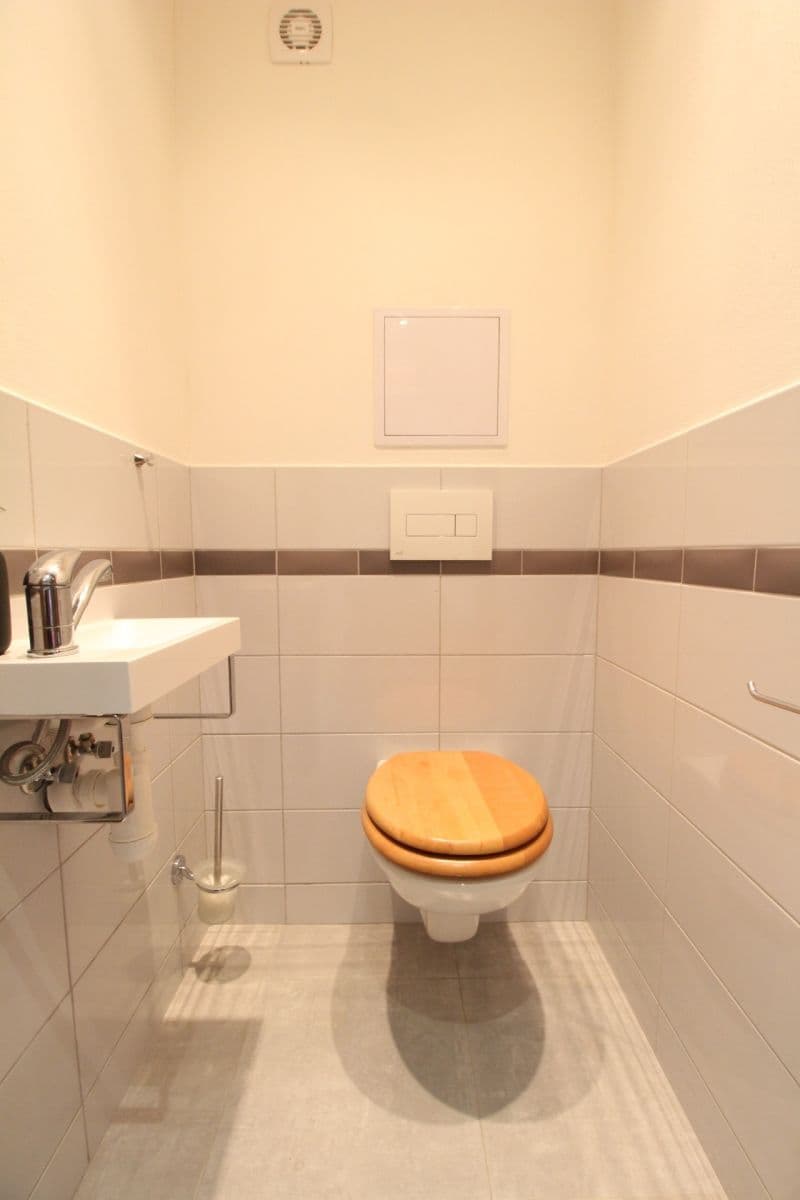 Prenájom bytu 3-izbový 58 m², Cafourkova, Praha, Praha Prenájom bytu 3-izbový 58 m², Cafourkova, Praha, Praha