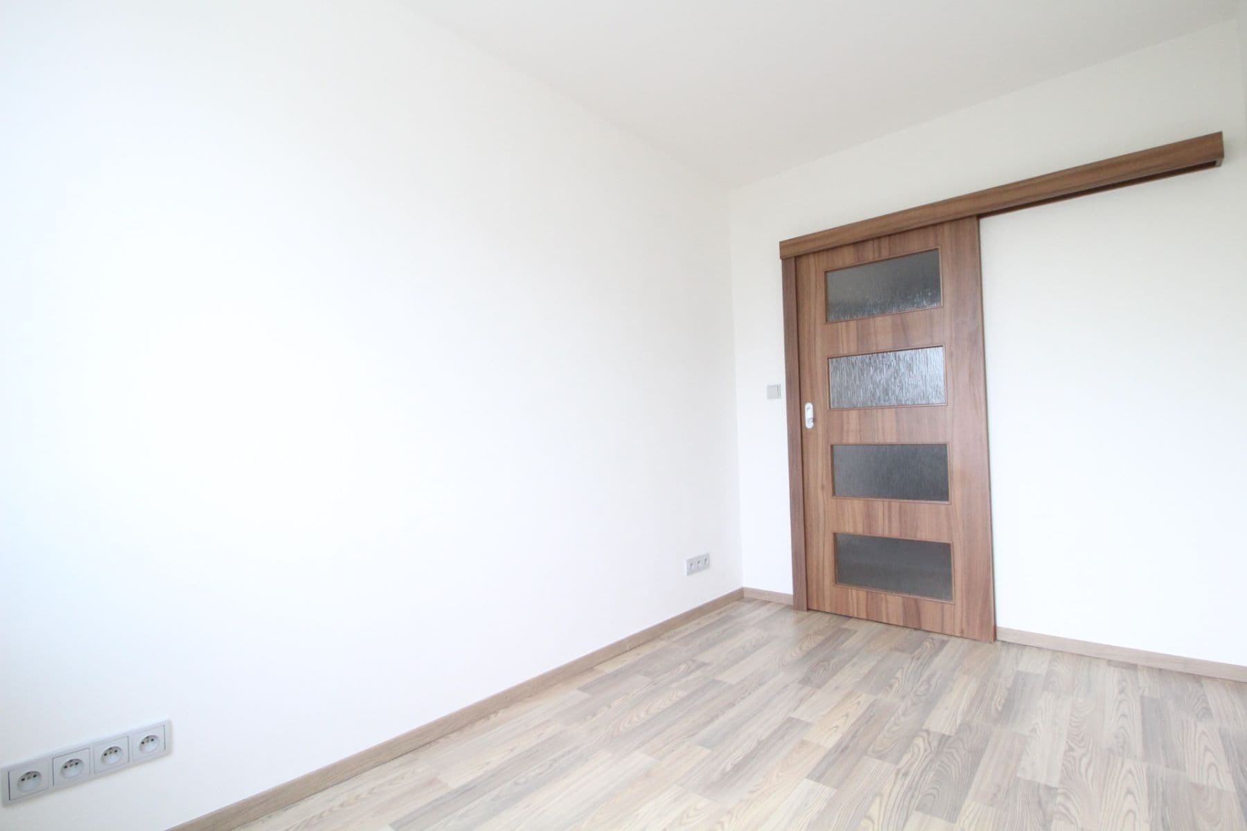 Prenájom bytu 3-izbový 58 m², Cafourkova, Praha, Praha Prenájom bytu 3-izbový 58 m², Cafourkova, Praha, Praha