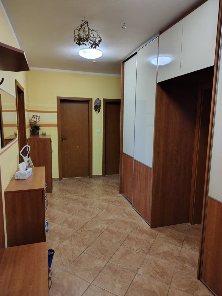 Prenájom bytu 3-izbový 92 m², Školní, Bakov nad Jizerou, Středočeský kraj Prenájom bytu 3-izbový 92 m², Školní, Bakov nad Jizerou, Středočeský kraj