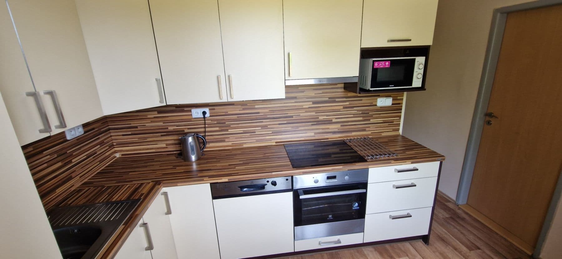 Prenájom bytu 2-izbový 54 m², Pod Lipami, Praha, Praha Prenájom bytu 2-izbový 54 m², Pod Lipami, Praha, Praha