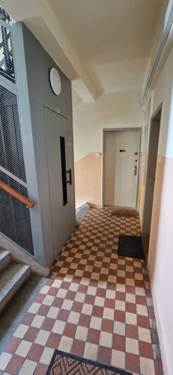 Prenájom bytu 2-izbový 54 m², Pod Lipami, Praha, Praha Prenájom bytu 2-izbový 54 m², Pod Lipami, Praha, Praha