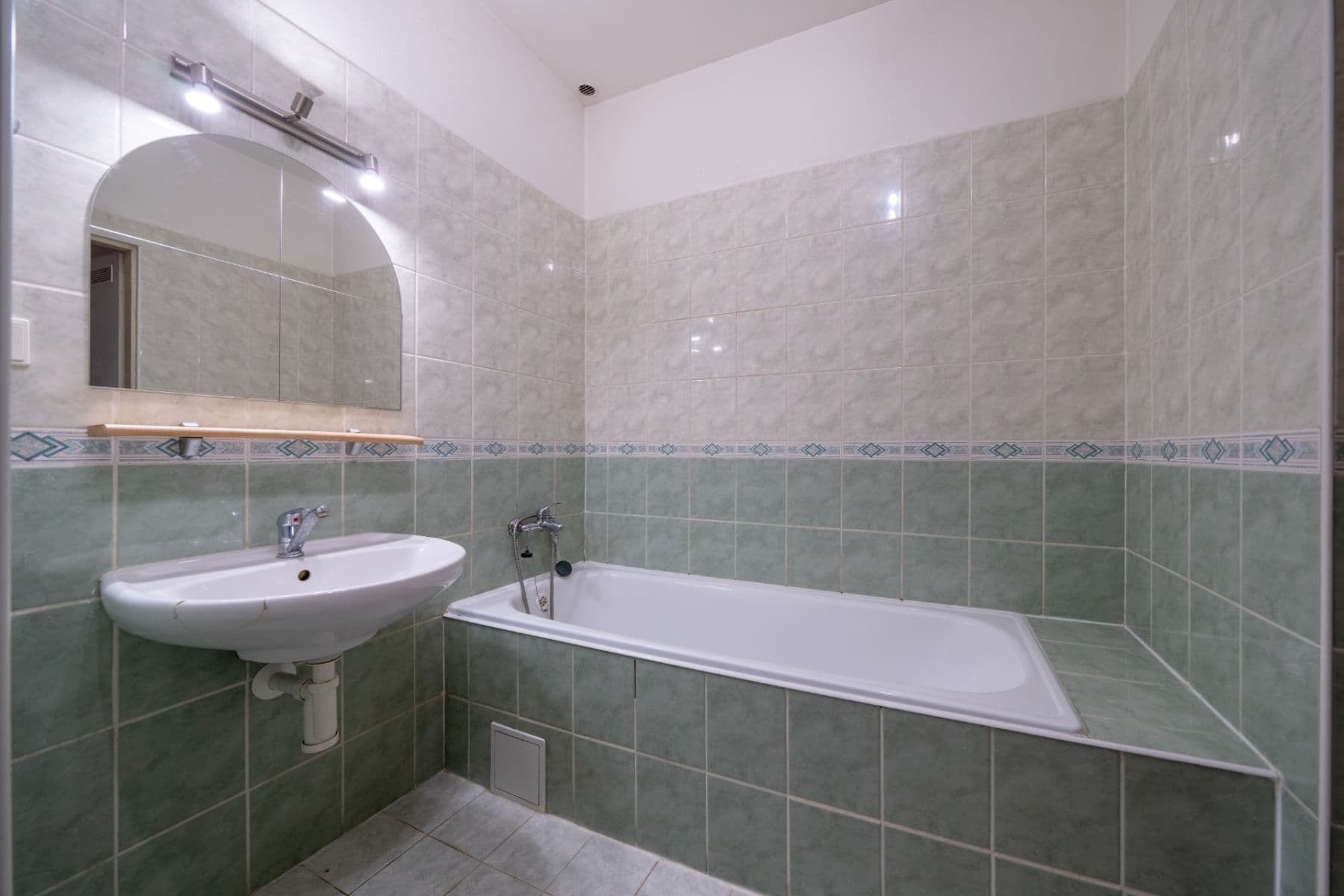 Prenájom bytu 6-izbový 16 m², 28. října, Ostrava, Moravskoslezský kraj Prenájom bytu 6-izbový 16 m², 28. října, Ostrava, Moravskoslezský kraj