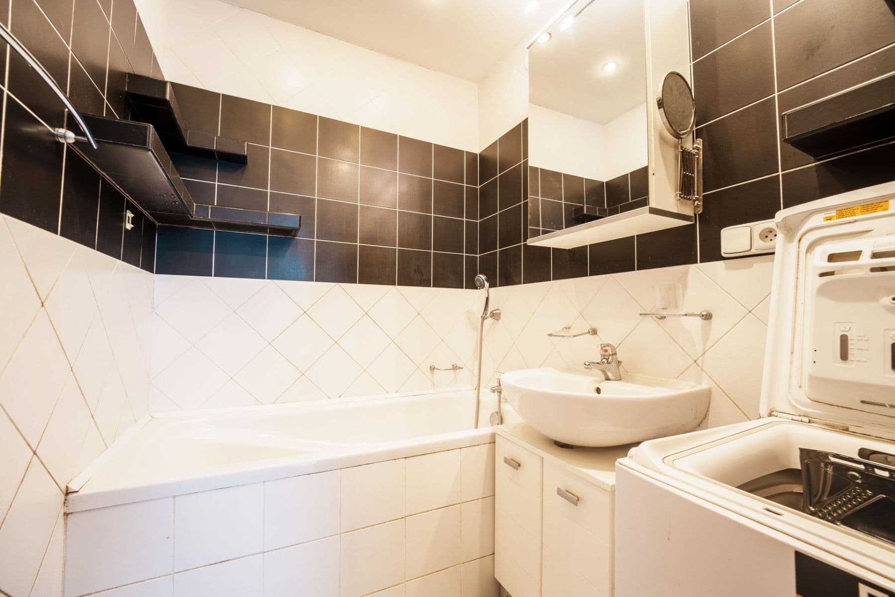 Prenájom bytu 3-izbový 63 m², Hvězdova, Praha, Praha Prenájom bytu 3-izbový 63 m², Hvězdova, Praha, Praha