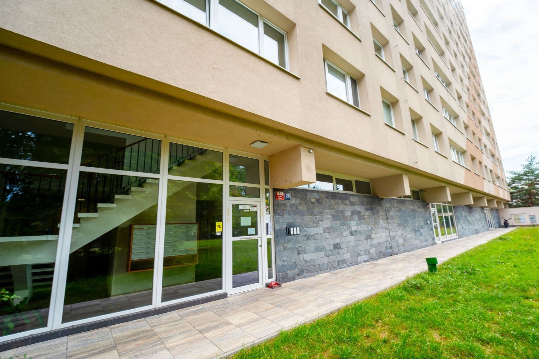 Prenájom bytu 3-izbový 63 m², Hvězdova, Praha, Praha Prenájom bytu 3-izbový 63 m², Hvězdova, Praha, Praha