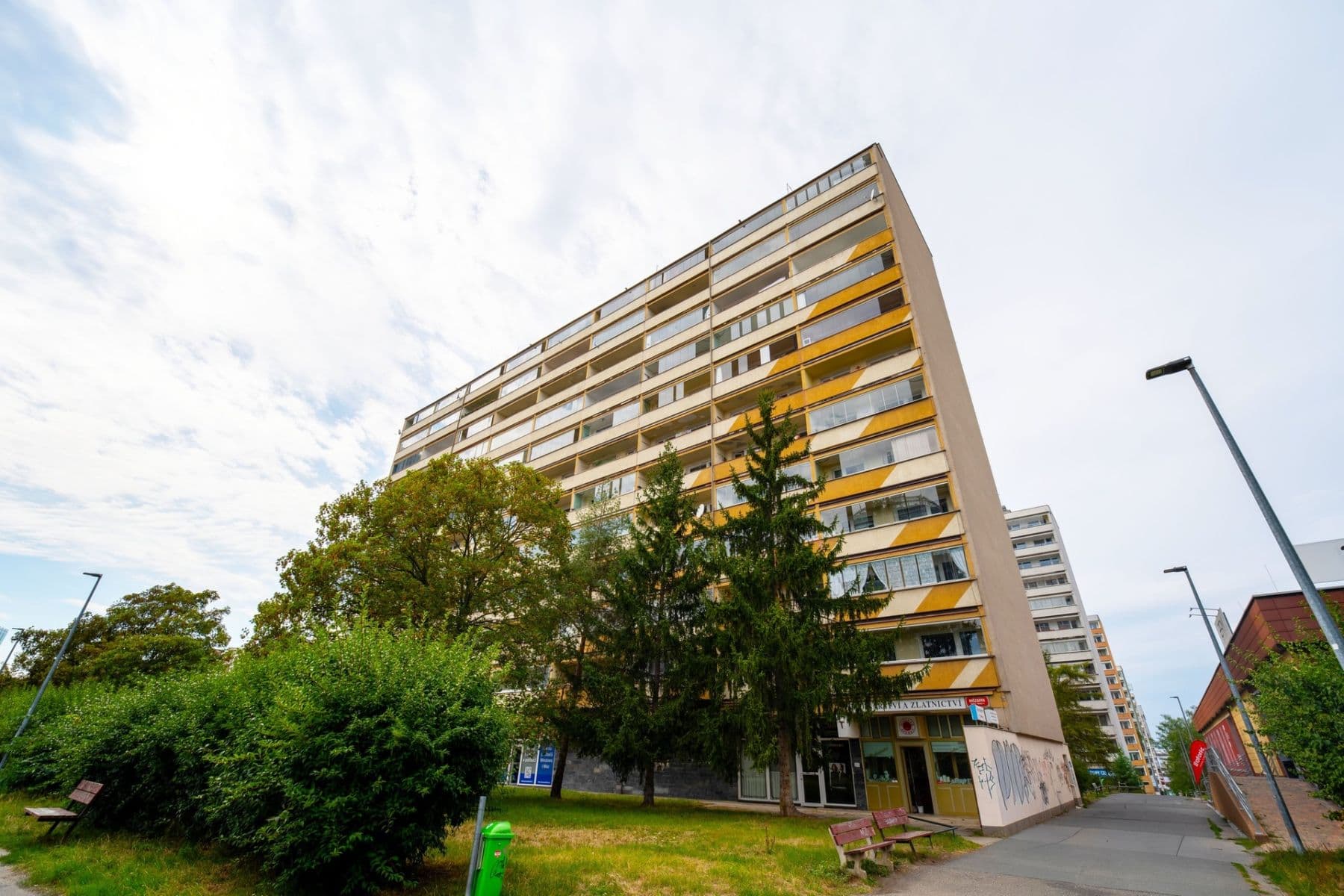 Prenájom bytu 3-izbový 63 m², Hvězdova, Praha, Praha Prenájom bytu 3-izbový 63 m², Hvězdova, Praha, Praha