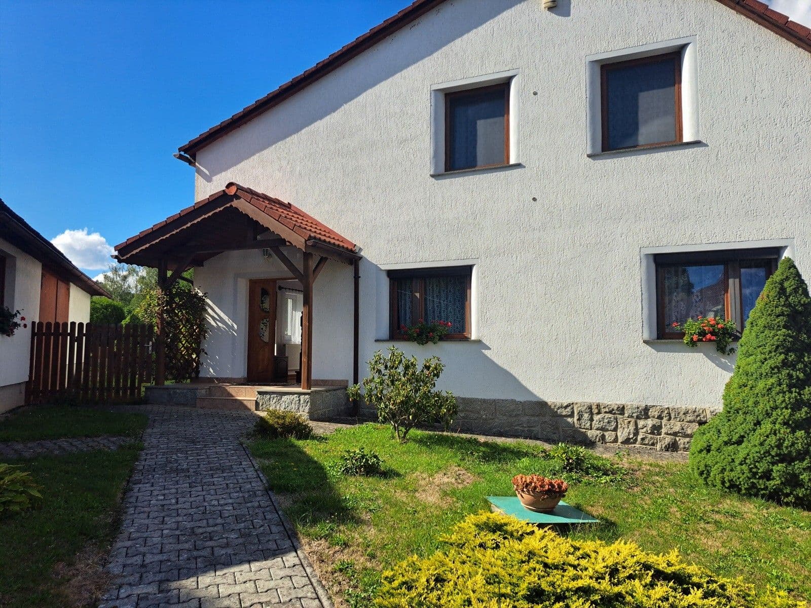Prenájom bytu 4-izbový 180 m², Plánice, Plzeňský kraj Prenájom bytu 4-izbový 180 m², Plánice, Plzeňský kraj