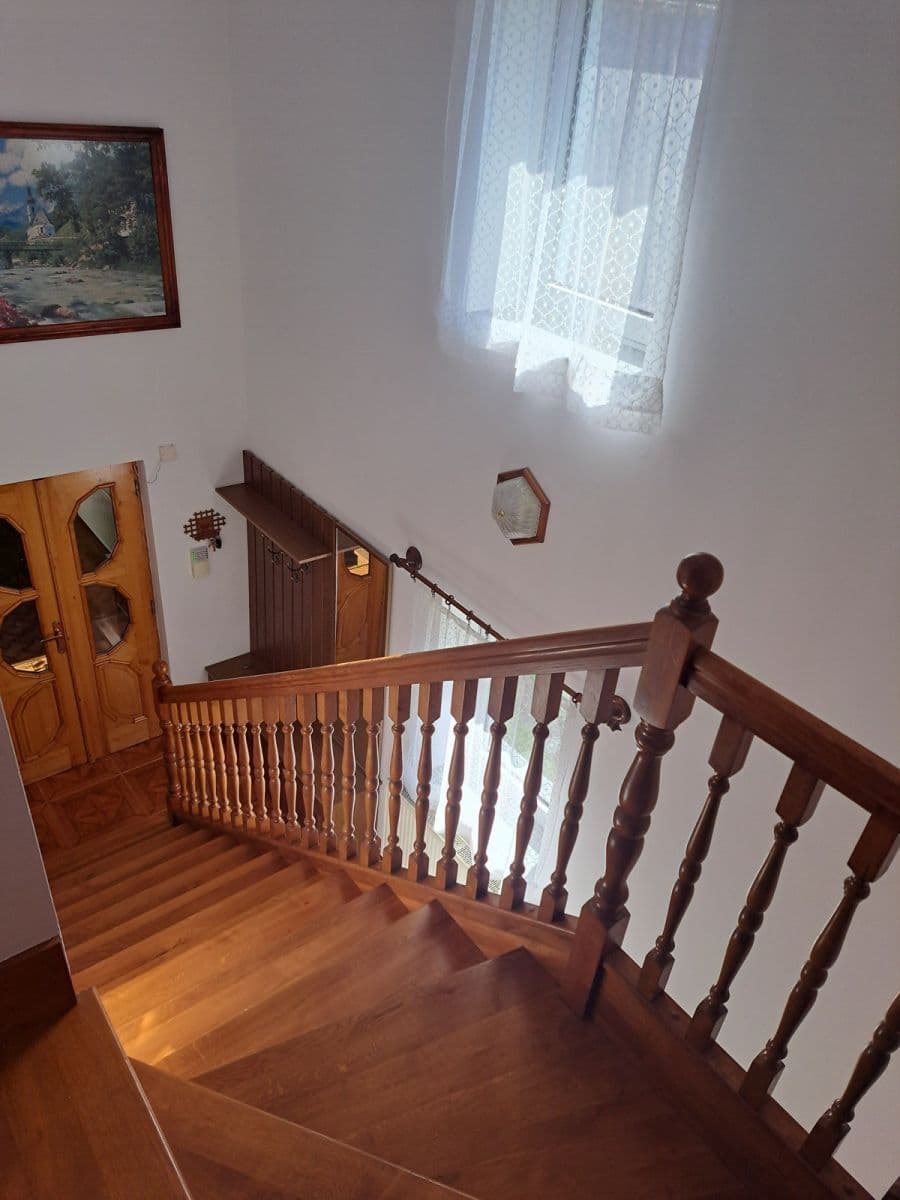 Prenájom bytu 4-izbový 180 m², Plánice, Plzeňský kraj Prenájom bytu 4-izbový 180 m², Plánice, Plzeňský kraj