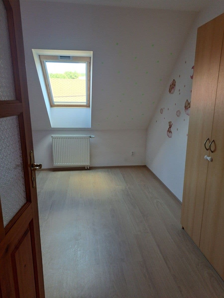 Prenájom bytu 4-izbový 180 m², Plánice, Plzeňský kraj Prenájom bytu 4-izbový 180 m², Plánice, Plzeňský kraj