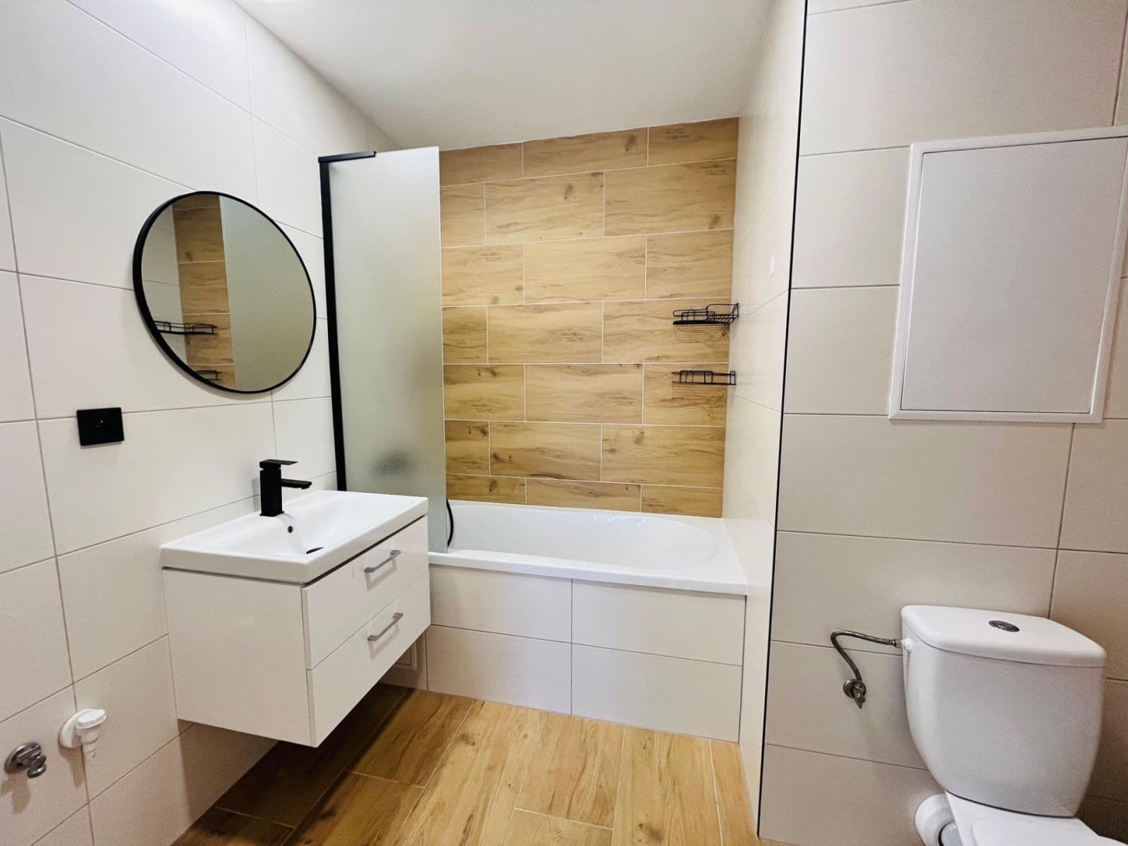 Prenájom bytu 3-izbový 72 m², Javorová, Most, Ústecký kraj Prenájom bytu 3-izbový 72 m², Javorová, Most, Ústecký kraj