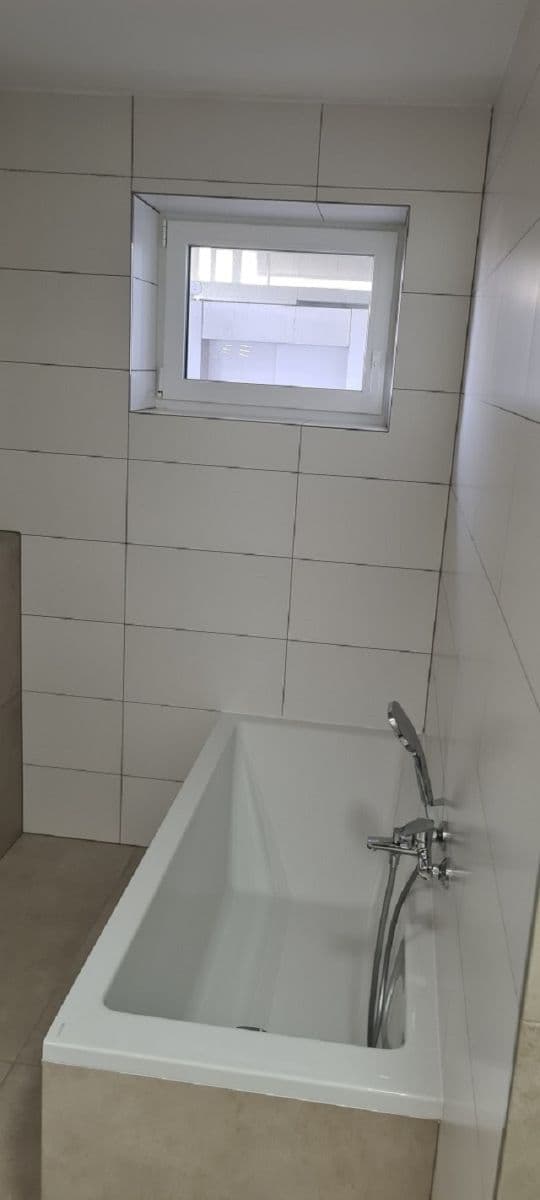 Prenájom bytu 2-izbový 84 m², Hradišťská, Staré Město, Zlínský kraj Prenájom bytu 2-izbový 84 m², Hradišťská, Staré Město, Zlínský kraj