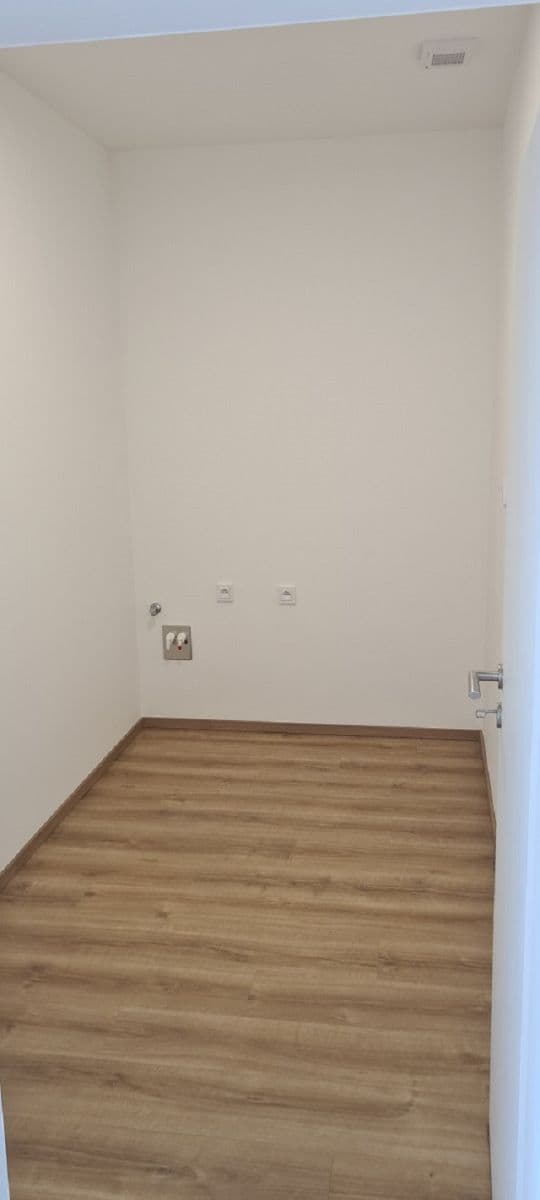 Prenájom bytu 2-izbový 84 m², Hradišťská, Staré Město, Zlínský kraj Prenájom bytu 2-izbový 84 m², Hradišťská, Staré Město, Zlínský kraj