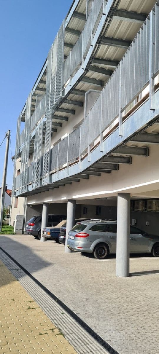 Prenájom bytu 2-izbový 84 m², Hradišťská, Staré Město, Zlínský kraj Prenájom bytu 2-izbový 84 m², Hradišťská, Staré Město, Zlínský kraj