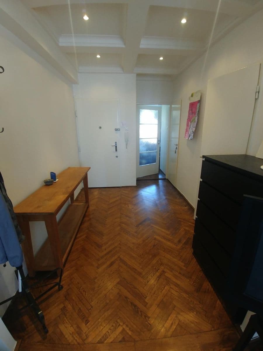Prenájom bytu 2-izbový 55 m², U Santošky, Praha, Praha Prenájom bytu 2-izbový 55 m², U Santošky, Praha, Praha