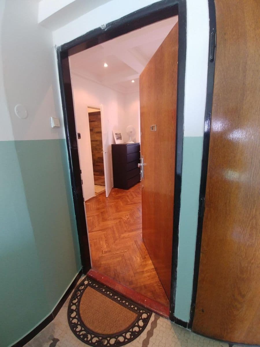 Prenájom bytu 2-izbový 55 m², U Santošky, Praha, Praha Prenájom bytu 2-izbový 55 m², U Santošky, Praha, Praha