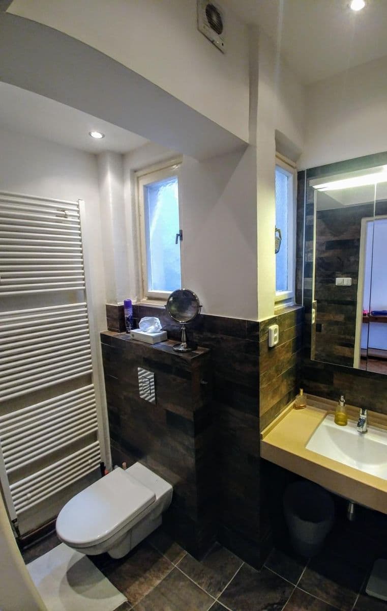 Prenájom bytu 2-izbový 55 m², U Santošky, Praha, Praha Prenájom bytu 2-izbový 55 m², U Santošky, Praha, Praha