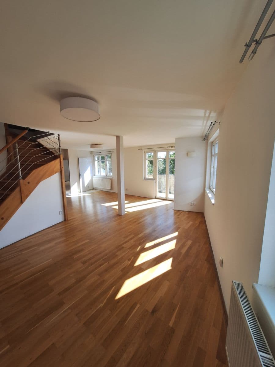Prenájom bytu 3-izbový 120 m², Benická, Praha, Praha Prenájom bytu 3-izbový 120 m², Benická, Praha, Praha