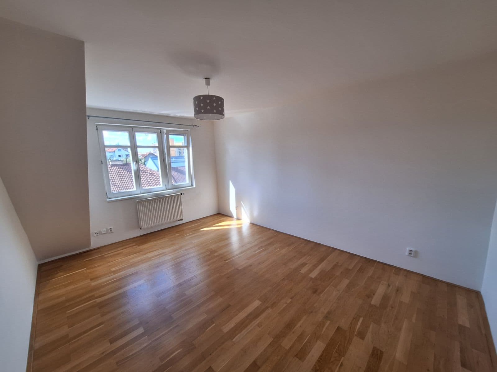 Prenájom bytu 3-izbový 120 m², Benická, Praha, Praha Prenájom bytu 3-izbový 120 m², Benická, Praha, Praha