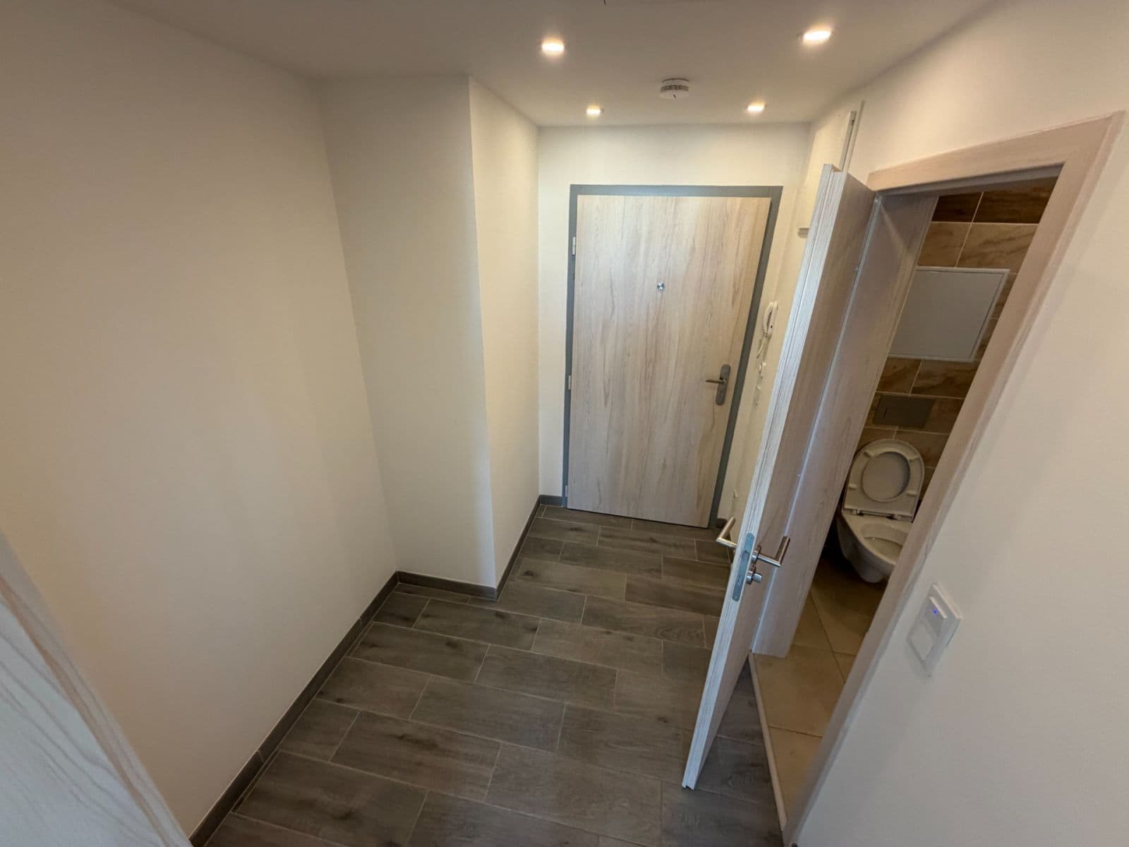 Prenájom bytu 2-izbový 71 m², Františka Diviše, Praha, Praha Prenájom bytu 2-izbový 71 m², Františka Diviše, Praha, Praha