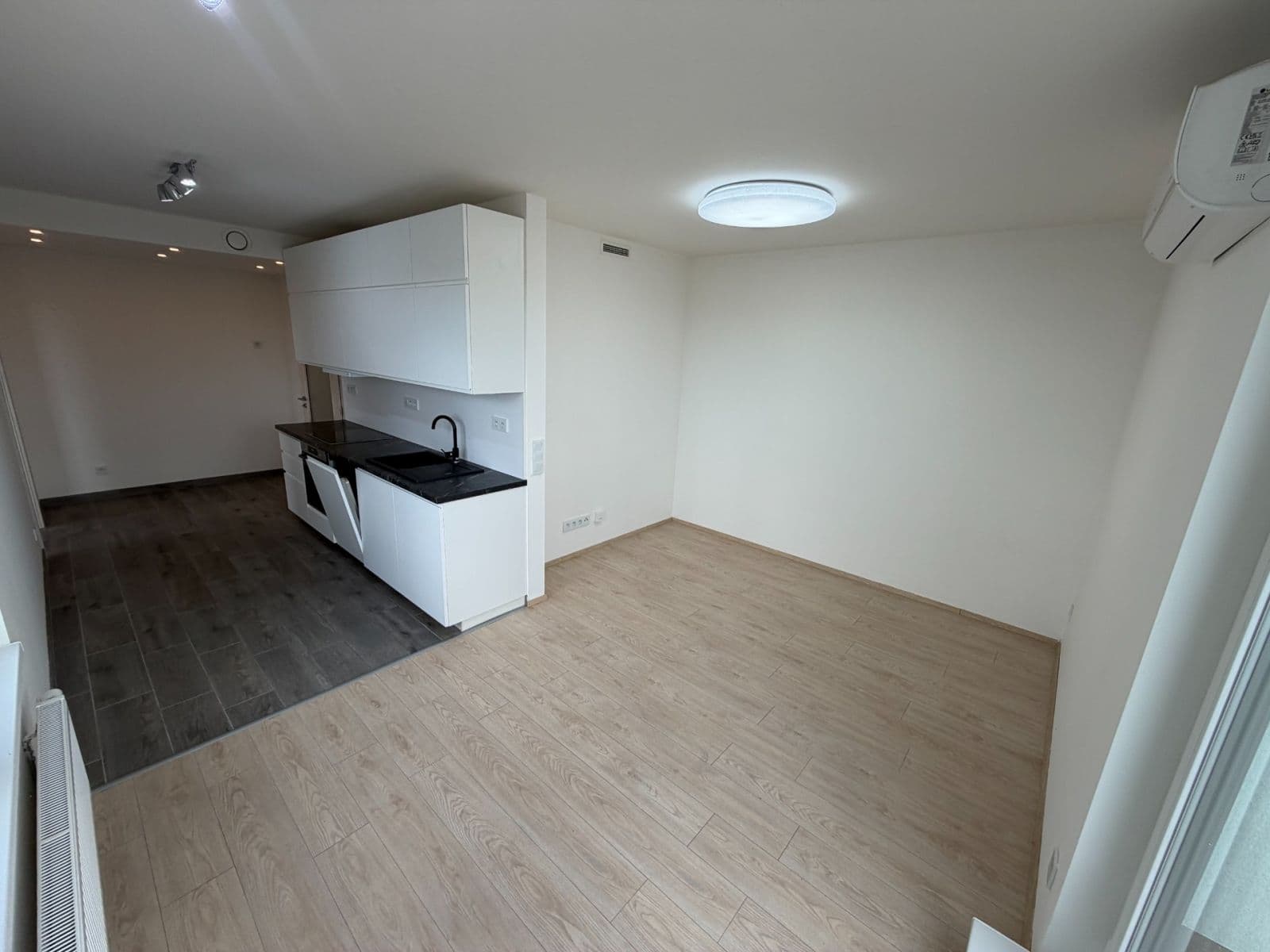 Prenájom bytu 2-izbový 71 m², Františka Diviše, Praha, Praha Prenájom bytu 2-izbový 71 m², Františka Diviše, Praha, Praha