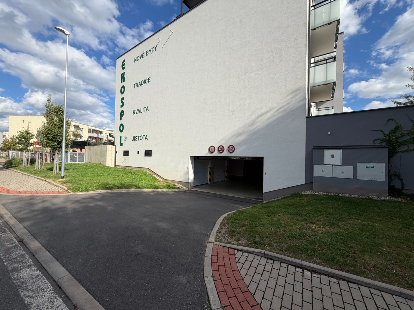 Prenájom bytu 2-izbový 71 m², Františka Diviše, Praha, Praha Prenájom bytu 2-izbový 71 m², Františka Diviše, Praha, Praha