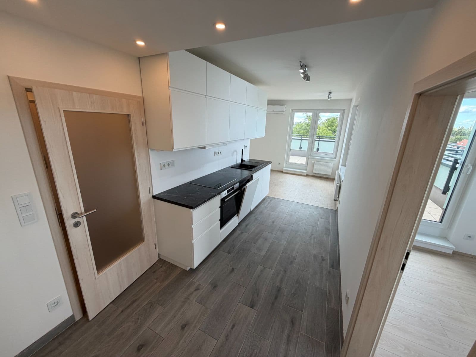 Prenájom bytu 2-izbový 71 m², Františka Diviše, Praha, Praha Prenájom bytu 2-izbový 71 m², Františka Diviše, Praha, Praha