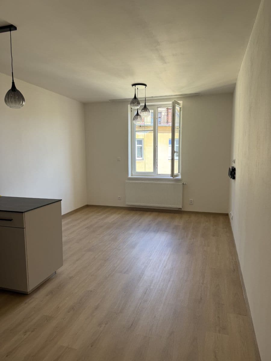 Prenájom bytu 2-izbový 51 m², Vrchlického, Plzeň, Plzeňský kraj Prenájom bytu 2-izbový 51 m², Vrchlického, Plzeň, Plzeňský kraj