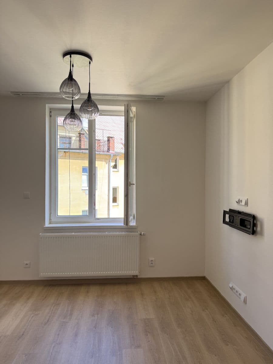 Prenájom bytu 2-izbový 51 m², Vrchlického, Plzeň, Plzeňský kraj Prenájom bytu 2-izbový 51 m², Vrchlického, Plzeň, Plzeňský kraj