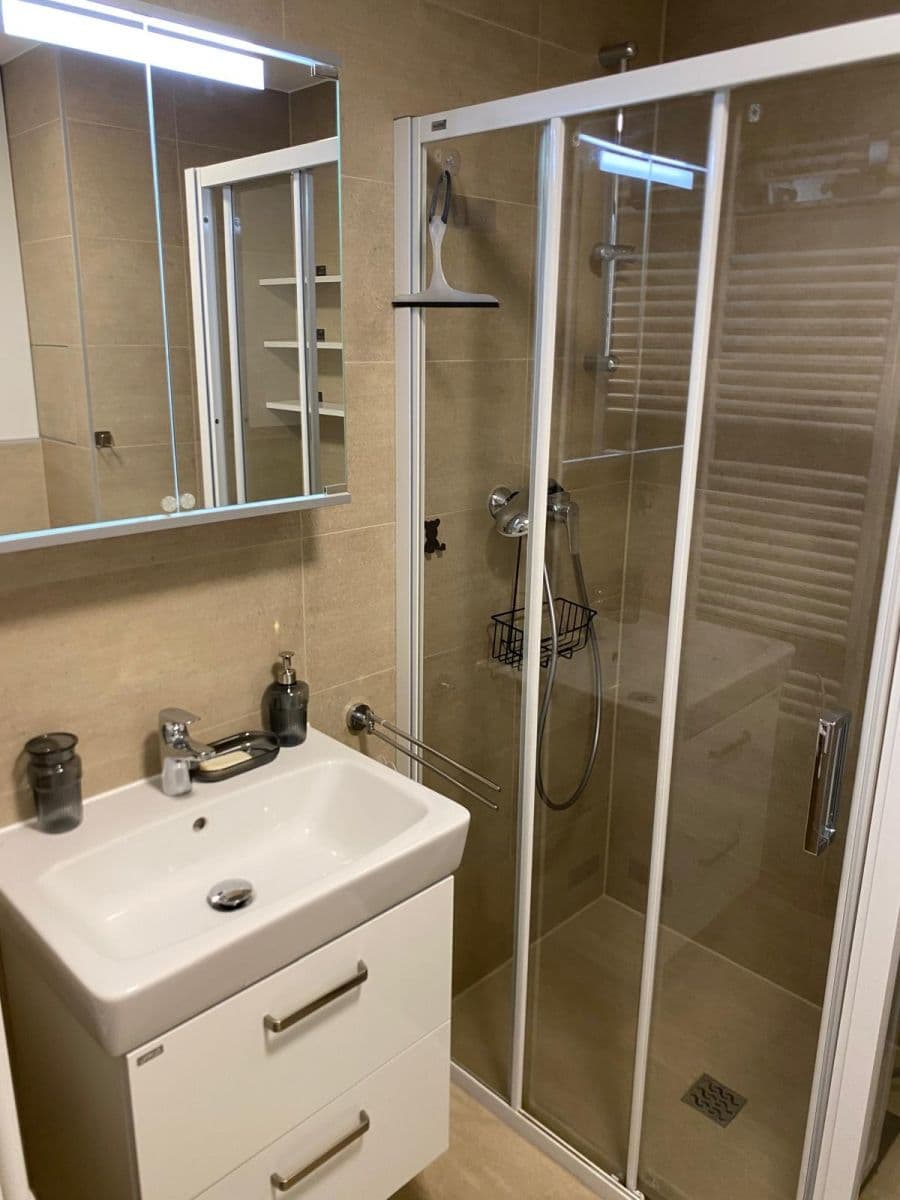 Prenájom bytu 1-izbový 30 m², Kolbenova, Praha, Praha Prenájom bytu 1-izbový 30 m², Kolbenova, Praha, Praha