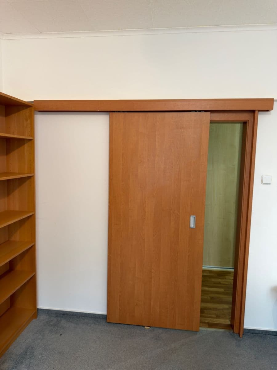 Predaj bytu 2-izbový 64 m², Karla Čapka, Sokolov, Karlovarský kraj Predaj bytu 2-izbový 64 m², Karla Čapka, Sokolov, Karlovarský kraj