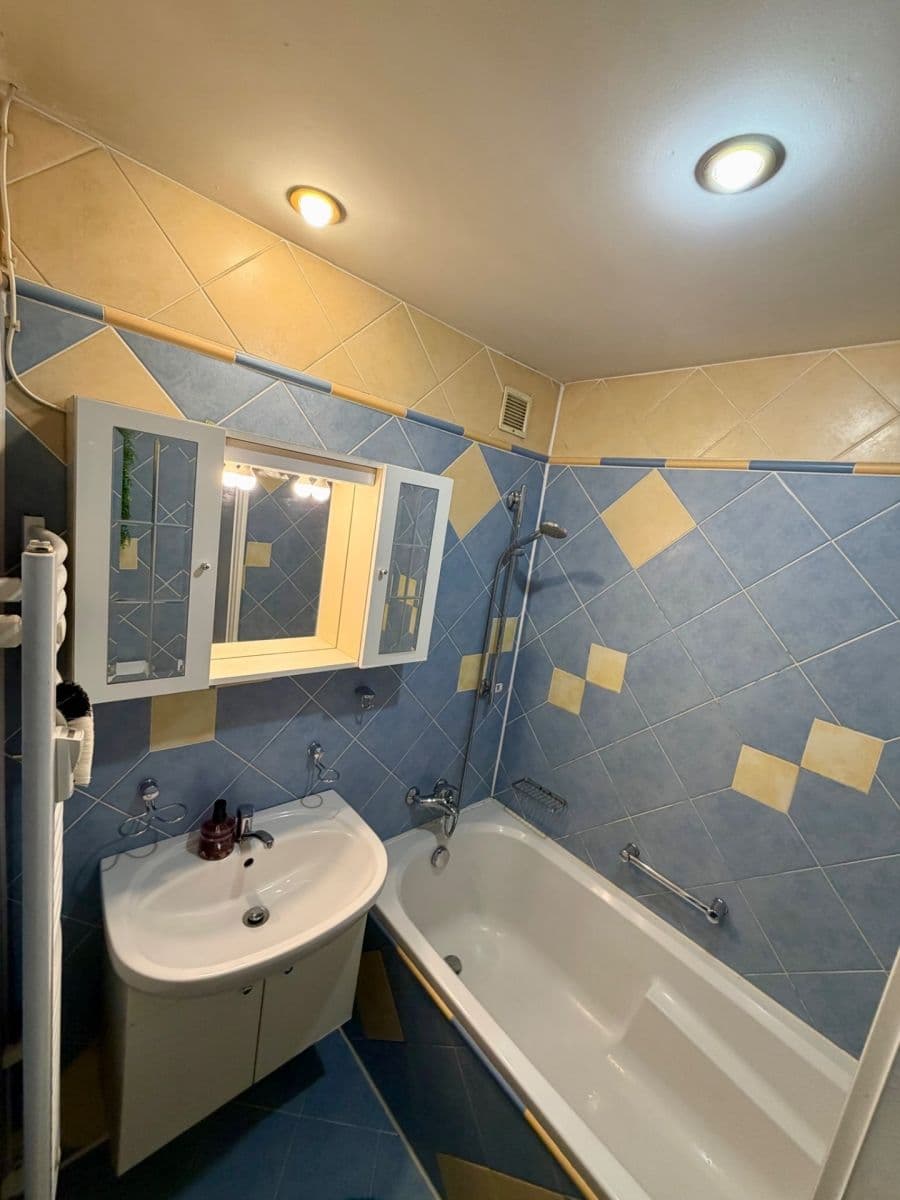 Predaj bytu 2-izbový 64 m², Karla Čapka, Sokolov, Karlovarský kraj Predaj bytu 2-izbový 64 m², Karla Čapka, Sokolov, Karlovarský kraj