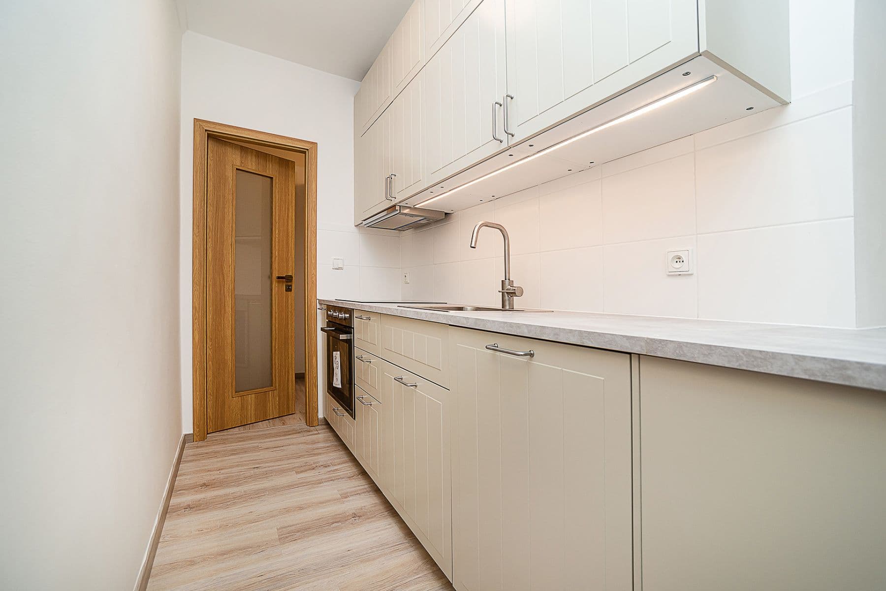 Prenájom bytu 3-izbový 73 m², Vavřenova, Praha, Praha Prenájom bytu 3-izbový 73 m², Vavřenova, Praha, Praha