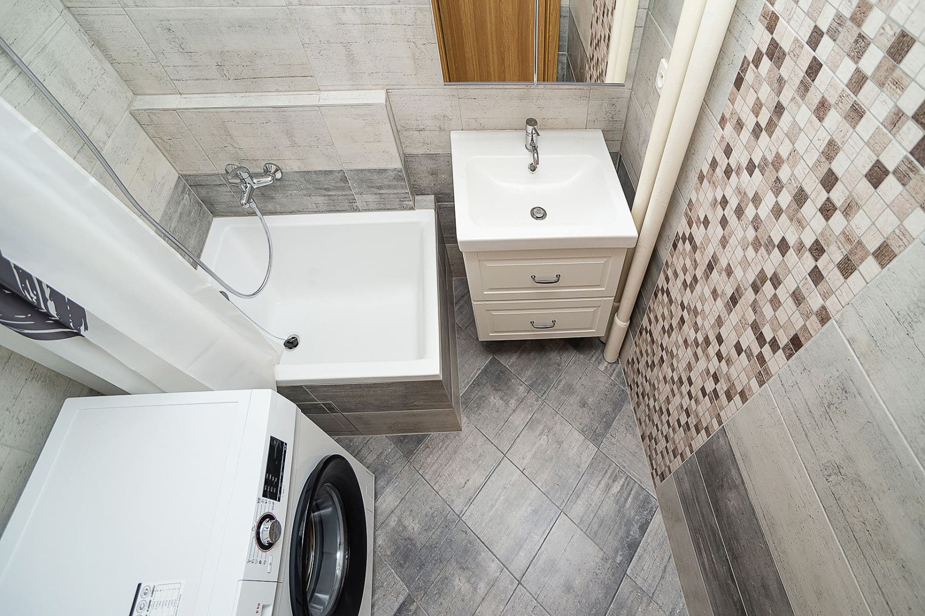 Prenájom bytu 3-izbový 73 m², Vavřenova, Praha, Praha Prenájom bytu 3-izbový 73 m², Vavřenova, Praha, Praha