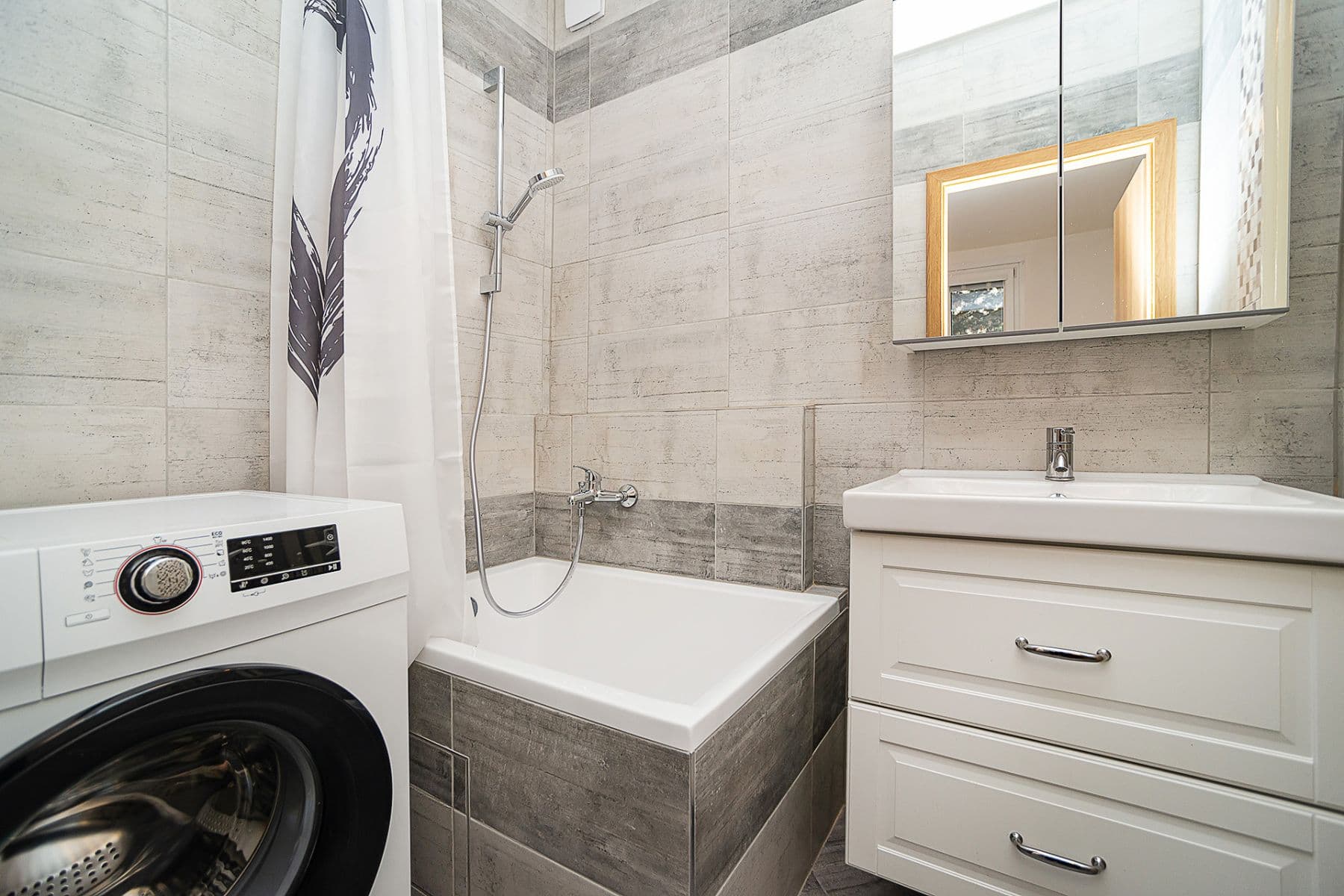 Prenájom bytu 3-izbový 73 m², Vavřenova, Praha, Praha Prenájom bytu 3-izbový 73 m², Vavřenova, Praha, Praha