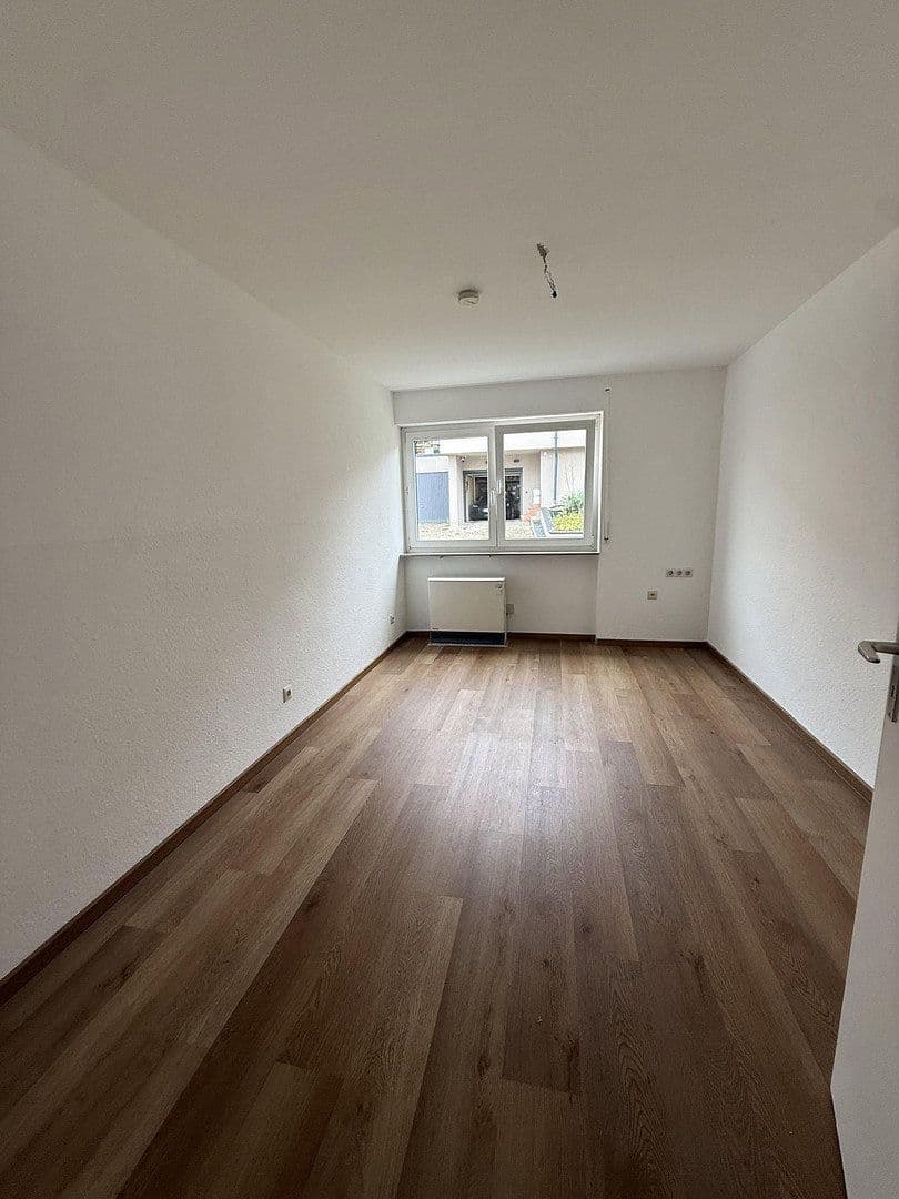 Prenájom bytu 4-izbový 91 m², Freiberg am Neckar, Bádensko-Wurttembersko Prenájom bytu 4-izbový 91 m², Freiberg am Neckar, Bádensko-Wurttembersko