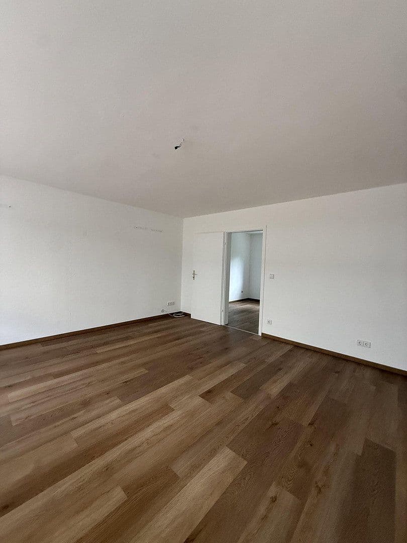 Prenájom bytu 4-izbový 91 m², Freiberg am Neckar, Bádensko-Wurttembersko Prenájom bytu 4-izbový 91 m², Freiberg am Neckar, Bádensko-Wurttembersko
