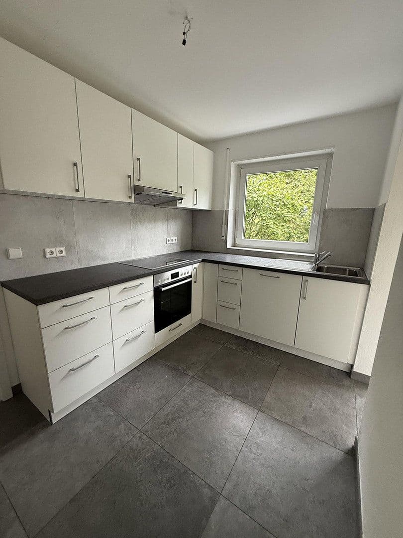 Prenájom bytu 4-izbový 91 m², Freiberg am Neckar, Bádensko-Wurttembersko Prenájom bytu 4-izbový 91 m², Freiberg am Neckar, Bádensko-Wurttembersko