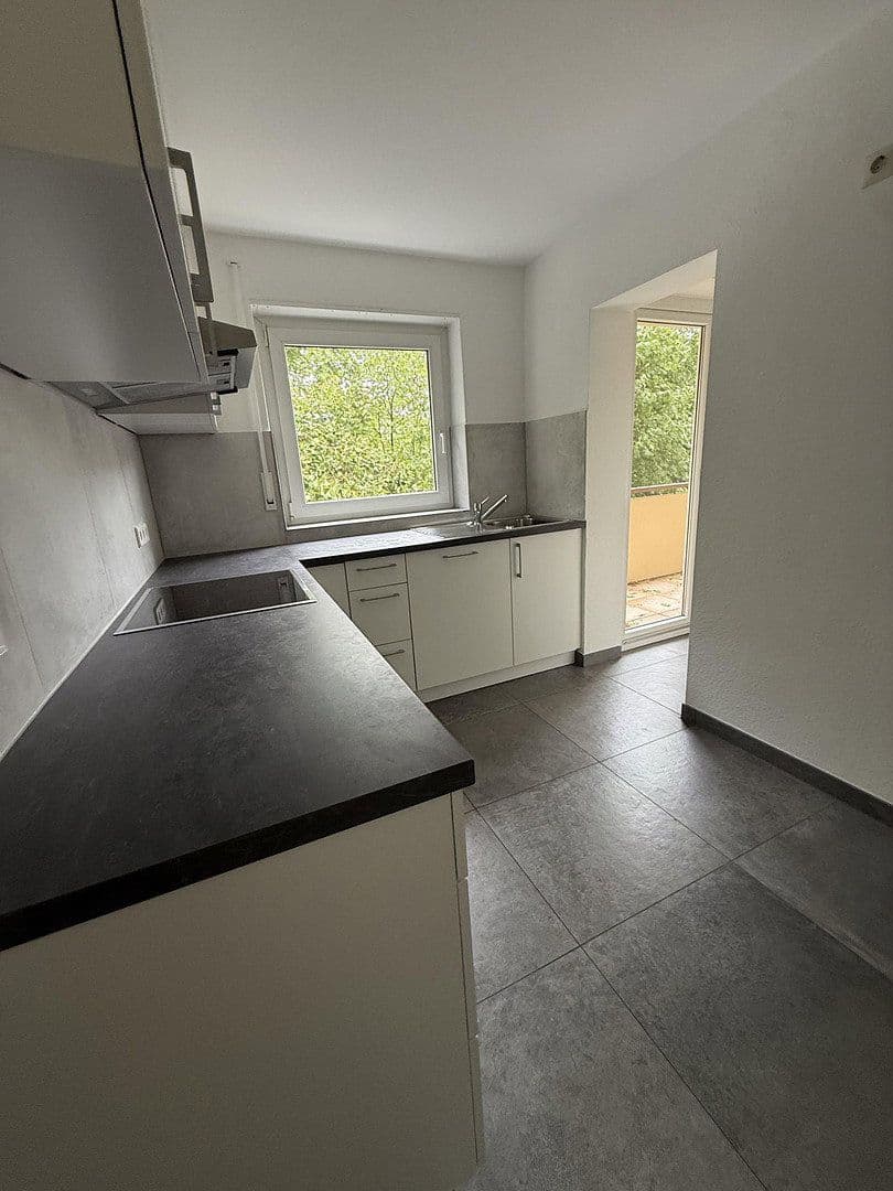 Prenájom bytu 4-izbový 91 m², Freiberg am Neckar, Bádensko-Wurttembersko Prenájom bytu 4-izbový 91 m², Freiberg am Neckar, Bádensko-Wurttembersko