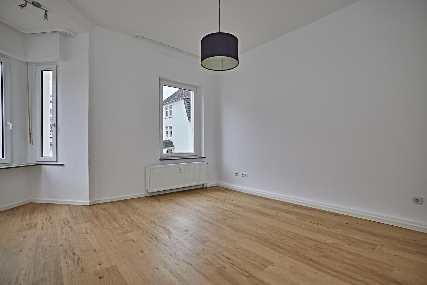 Prenájom bytu 2-izbový 70 m², Westfalenstraße 47, Iserlohn, Severné Porýnie - Westfálsko Prenájom bytu 2-izbový 70 m², Westfalenstraße 47, Iserlohn, Severné Porýnie - Westfálsko