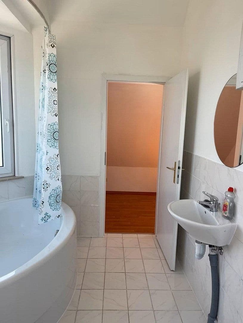 Predaj bytu 5-izbový 118 m², Polch, Porýnie-Falcko Predaj bytu 5-izbový 118 m², Polch, Porýnie-Falcko