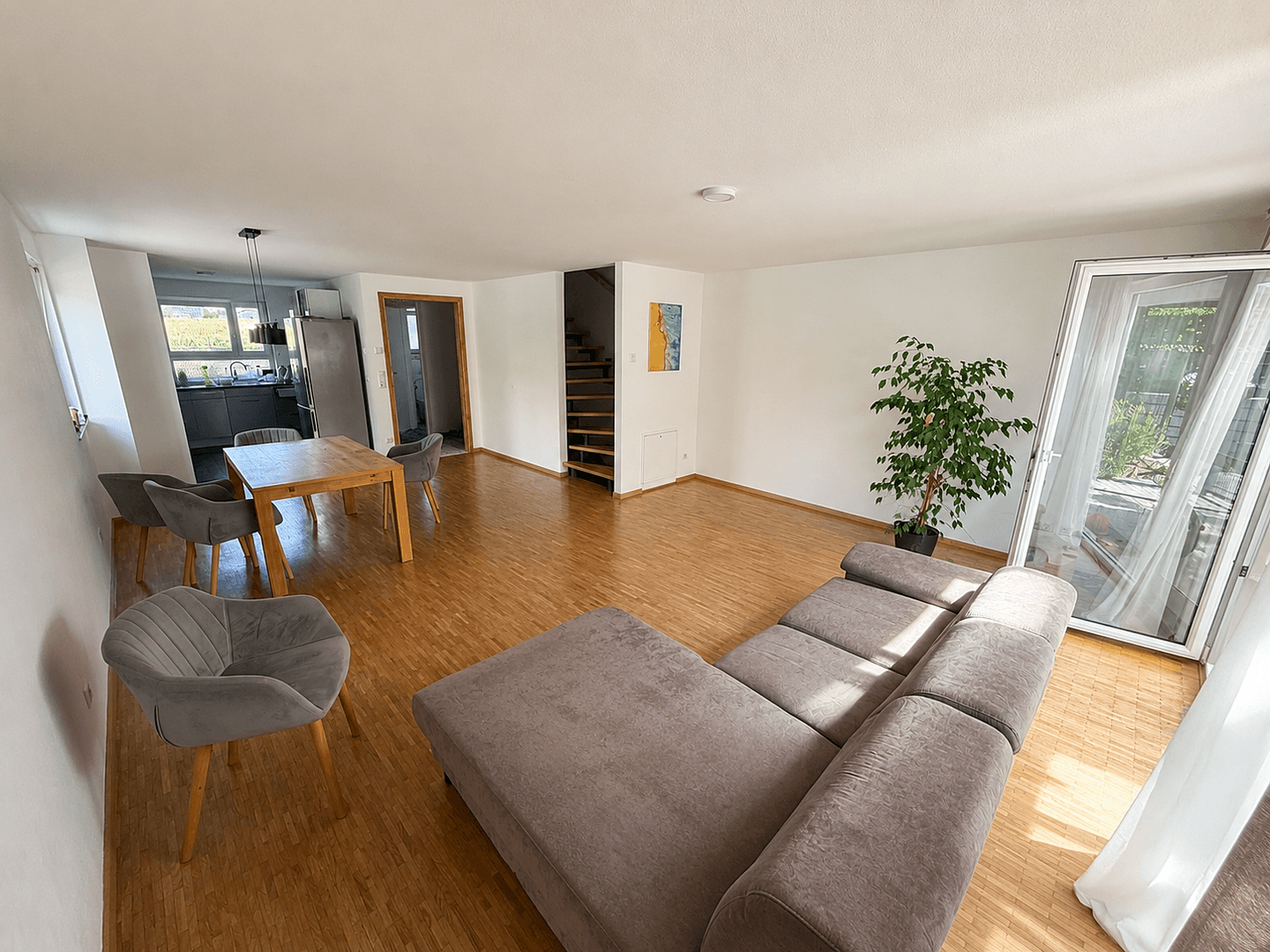 Predaj domu 140 m², pozemok 252 m², Eschbach, Bádensko-Wurttembersko Predaj domu 140 m², pozemok 252 m², Eschbach, Bádensko-Wurttembersko
