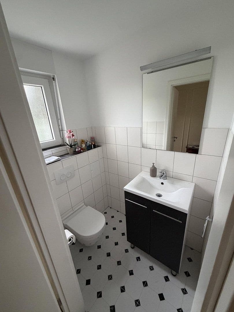 Predaj domu 140 m², pozemok 252 m², Eschbach, Bádensko-Wurttembersko Predaj domu 140 m², pozemok 252 m², Eschbach, Bádensko-Wurttembersko