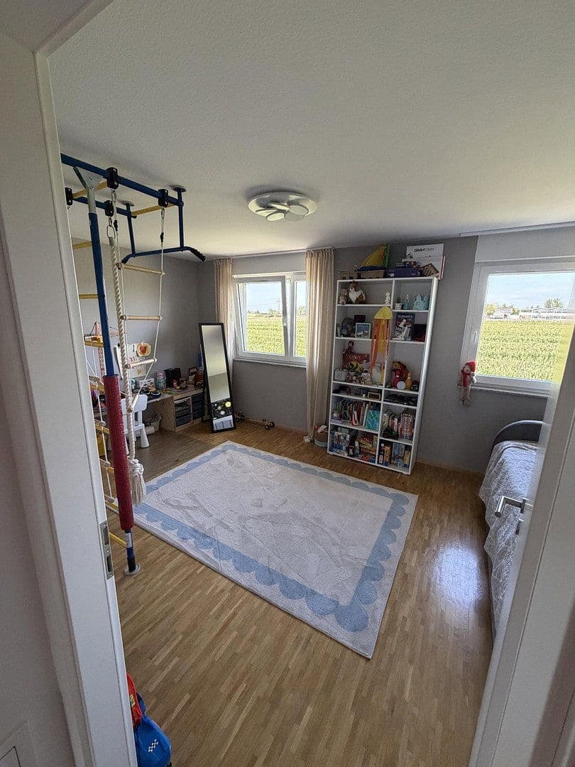 Predaj domu 140 m², pozemok 252 m², Eschbach, Bádensko-Wurttembersko Predaj domu 140 m², pozemok 252 m², Eschbach, Bádensko-Wurttembersko