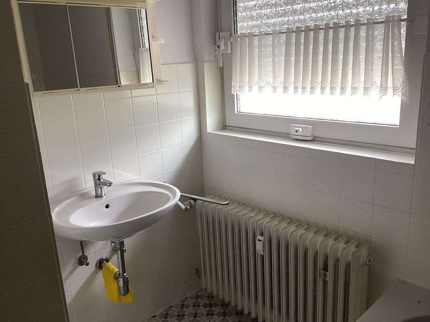 Prenájom bytu 3-izbový 104 m², Rheinbreitbach, Porýnie-Falcko Prenájom bytu 3-izbový 104 m², Rheinbreitbach, Porýnie-Falcko