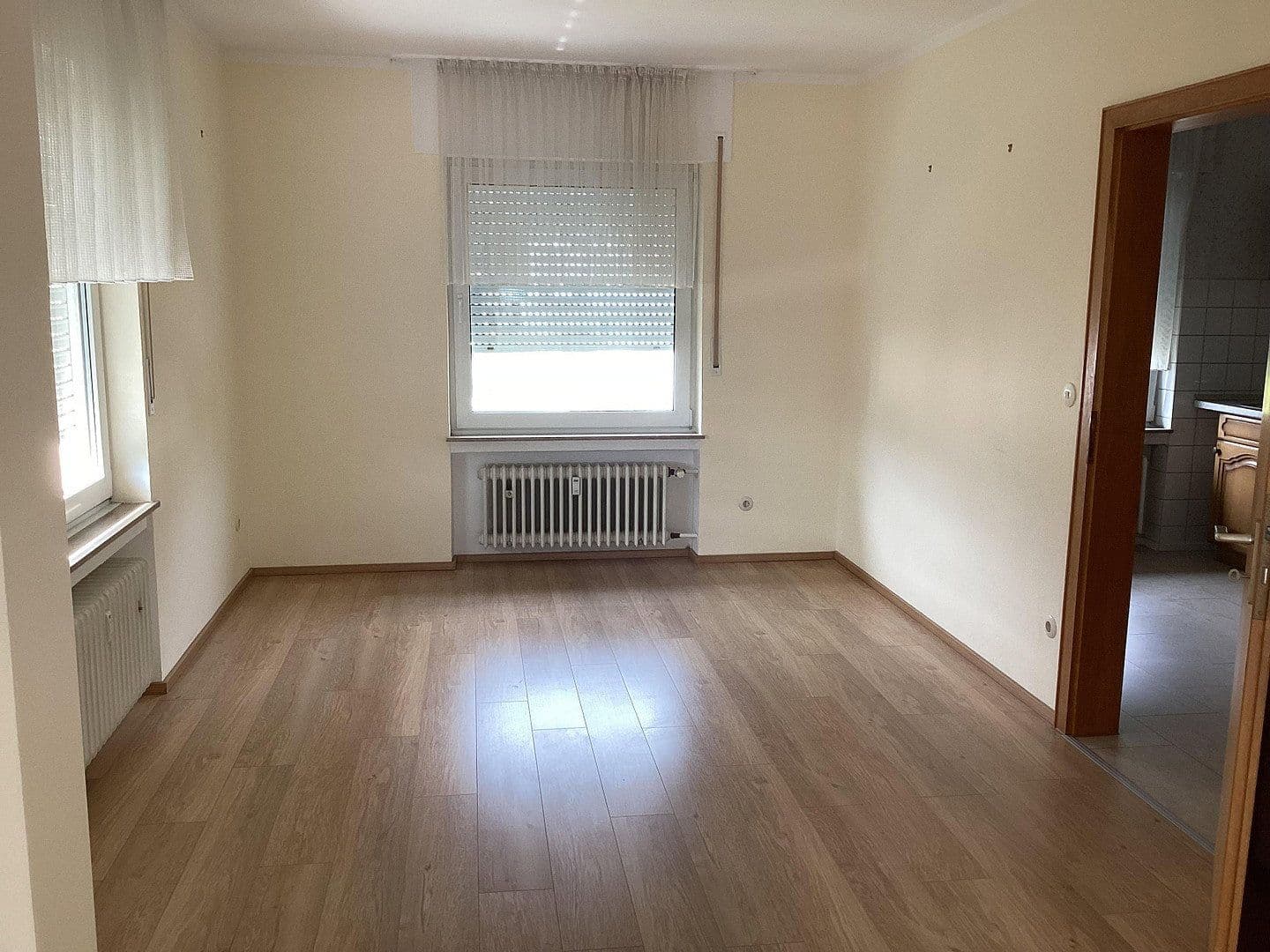 Prenájom bytu 3-izbový 104 m², Rheinbreitbach, Porýnie-Falcko Prenájom bytu 3-izbový 104 m², Rheinbreitbach, Porýnie-Falcko