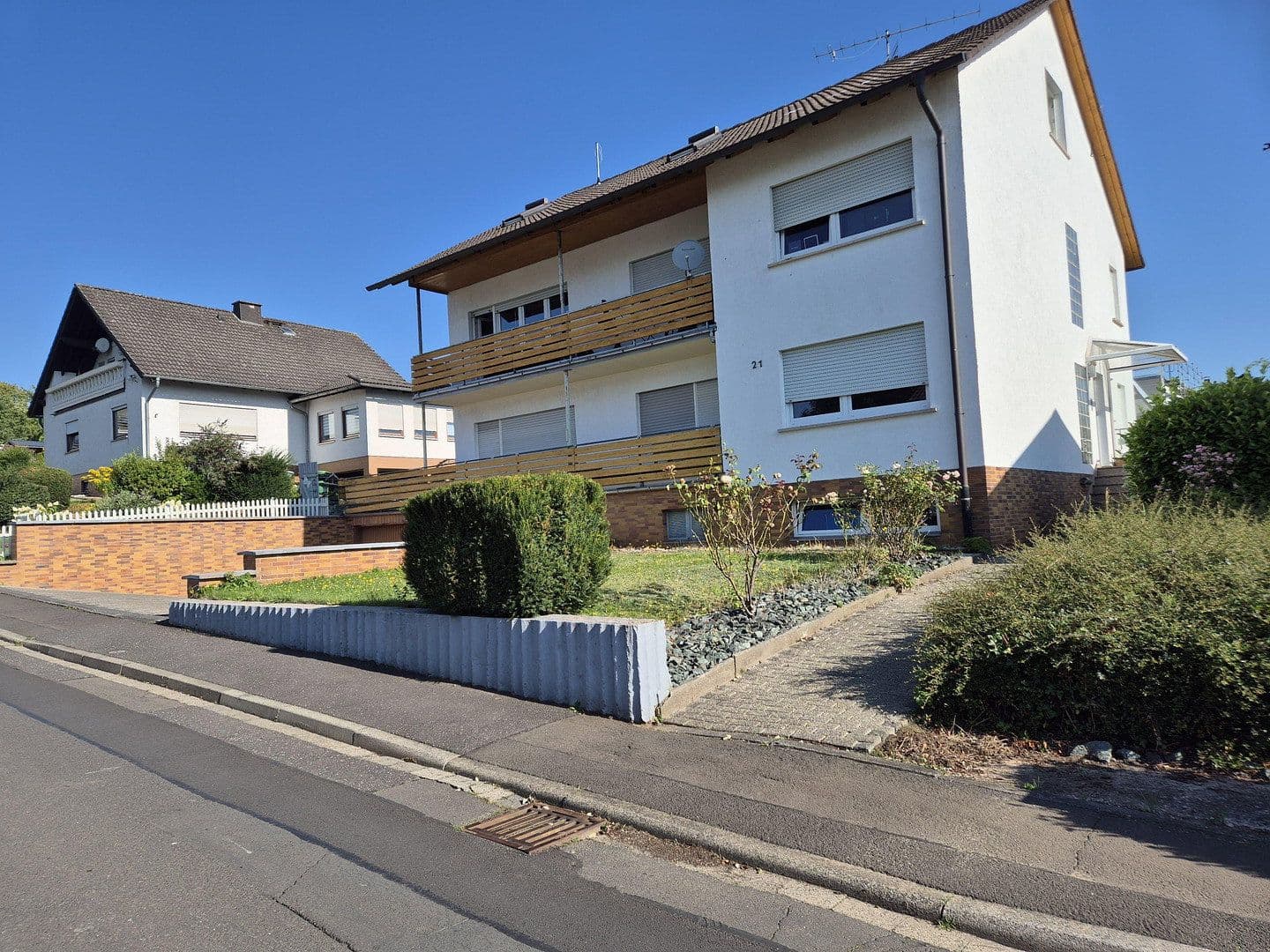 Predaj domu 405 m², pozemok 770 m², Kirchhain, Hesensko Predaj domu 405 m², pozemok 770 m², Kirchhain, Hesensko