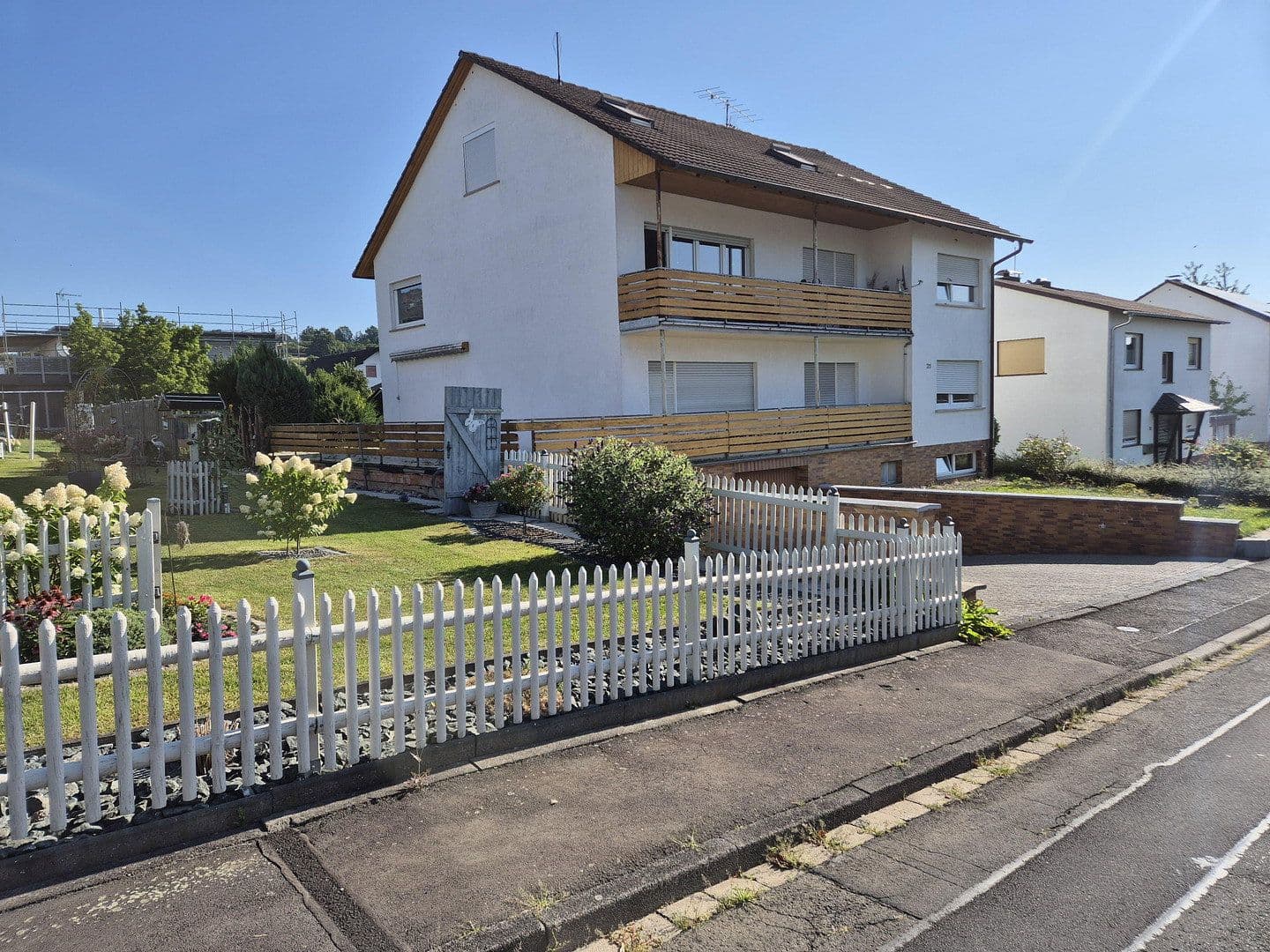 Predaj domu 405 m², pozemok 770 m², Kirchhain, Hesensko Predaj domu 405 m², pozemok 770 m², Kirchhain, Hesensko
